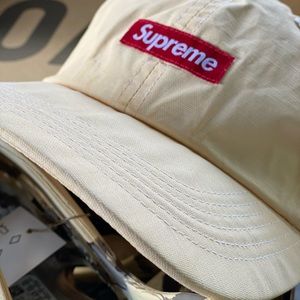 Supreme Small Box Coated Linen 6 panel hat NATURAL